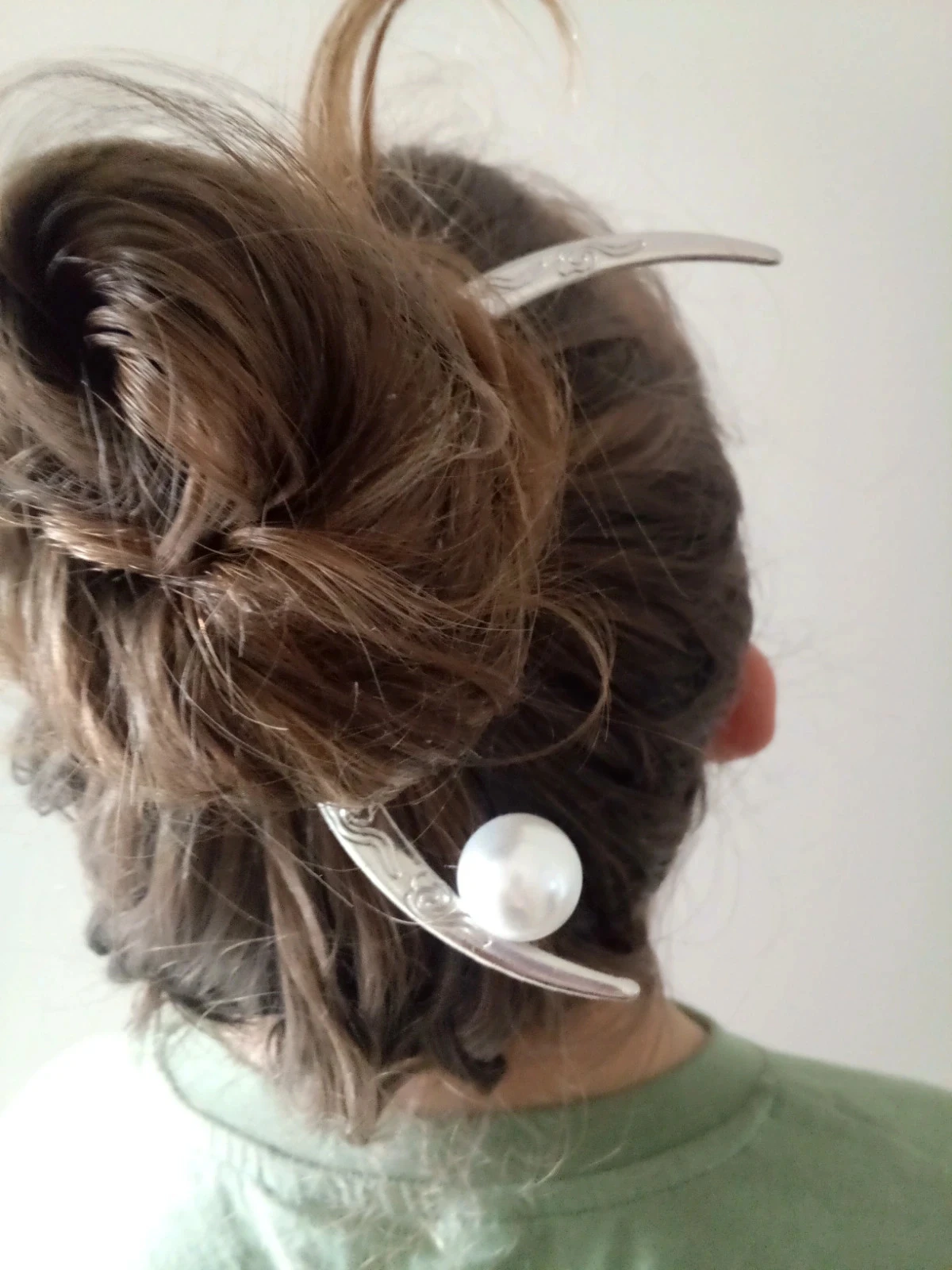 Pique à cheveux argenté avec perle – photo 3